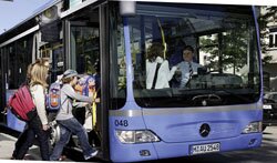 /mercedes-benz-auto/avtobusy/mercedes-buses-intouro/images/busy/Intouro/intouro_scoolbus.jpg