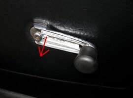 Снятие обшивки двери на Мерседес W201
